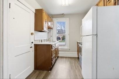 1928 College St #1 - Photo 3 of 10