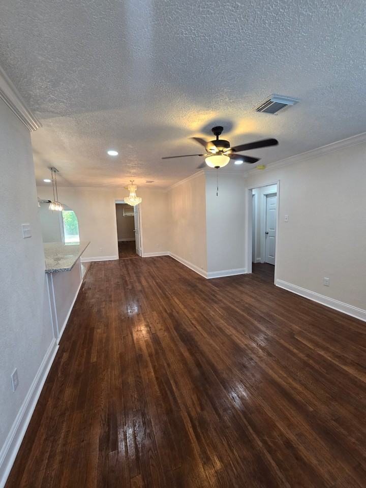 719 Burke Rd - Photo 7 of 15