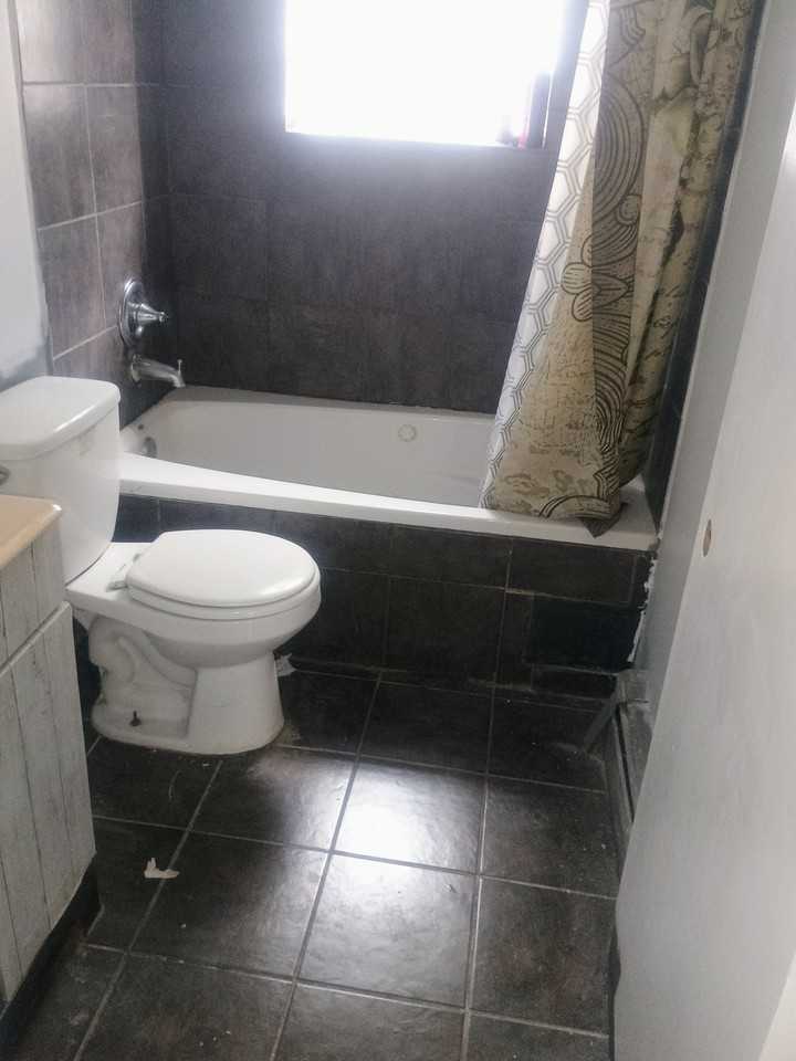 307 Yates Ave #1 - Photo 3 of 4