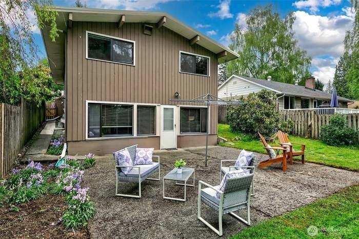 13739 36th Ave Ne ##Wa - Photo 7 of 15