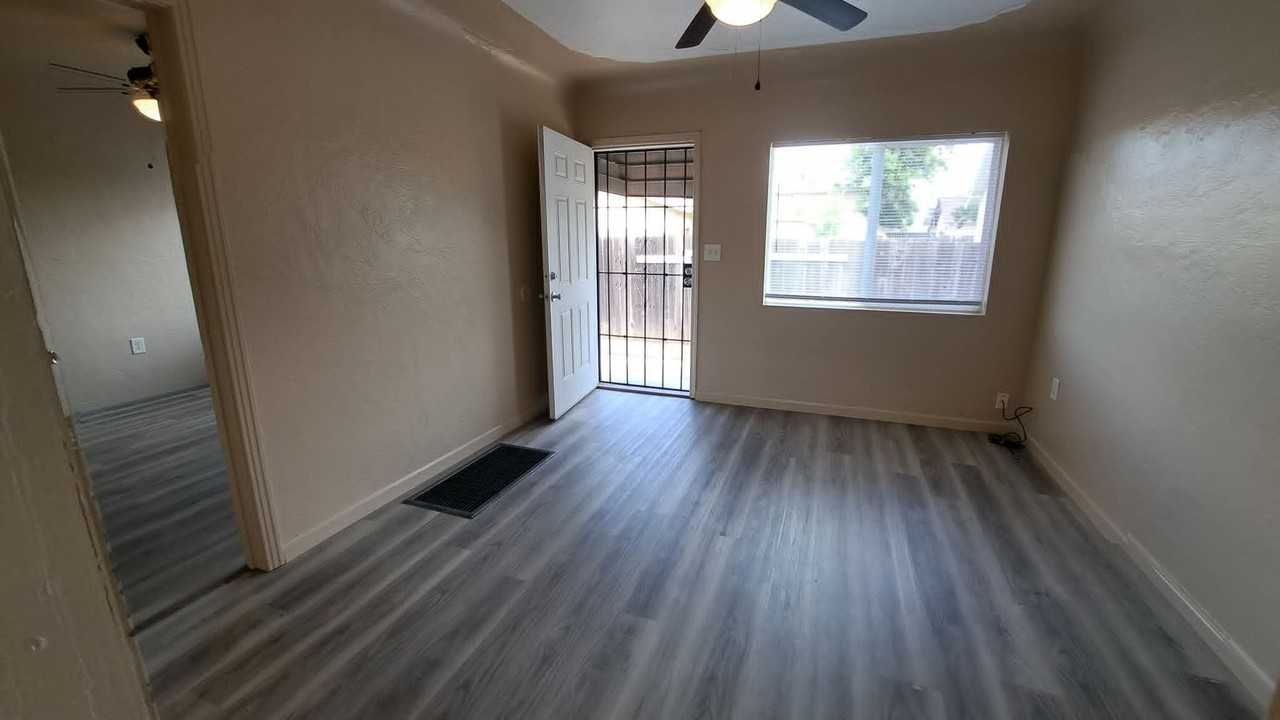 735 S Washington St #3 - Photo 4 of 14