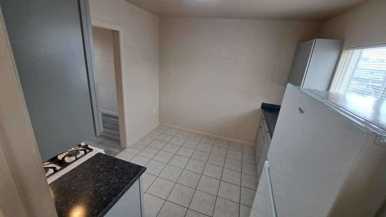 735 S Washington St #3 - Photo 2 of 14