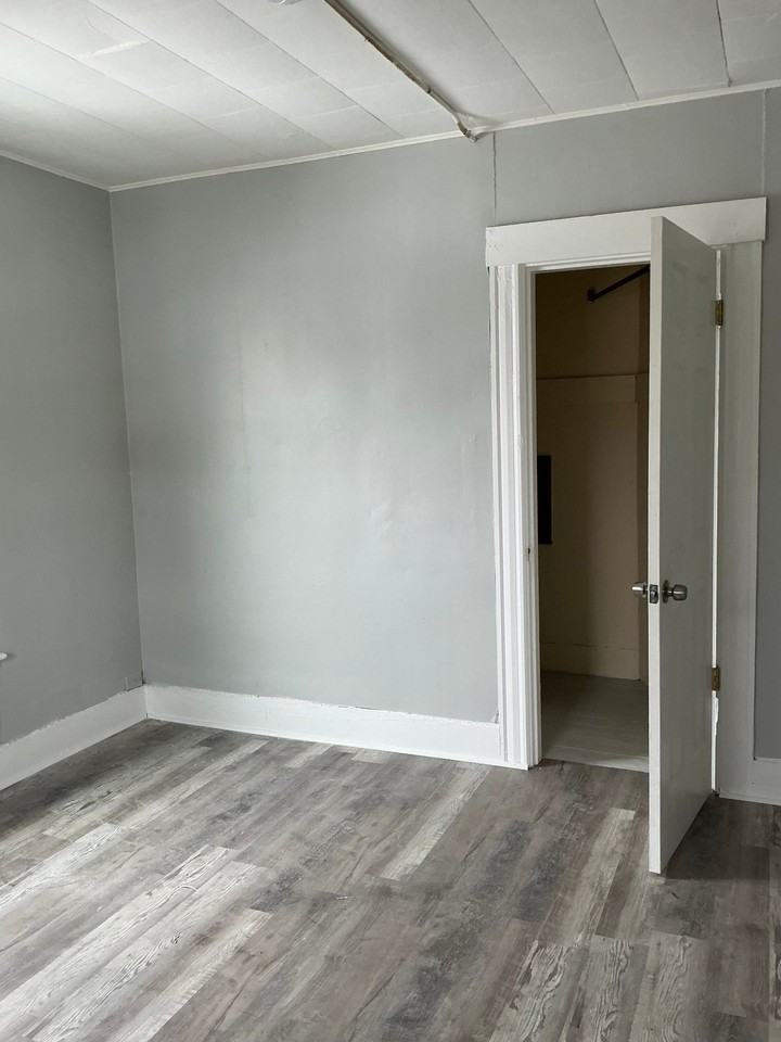191 Mechanic St #1R - Photo 7 of 12