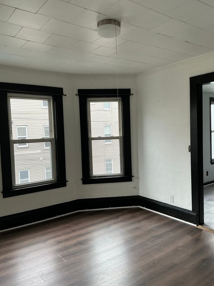 203 Mechanic St #2L - Photo 3 of 14