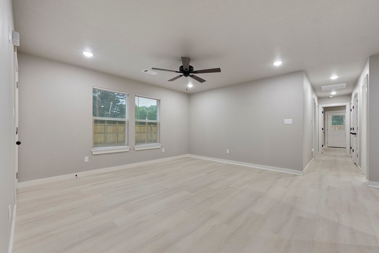 200 E P St #B - Photo 5 of 12