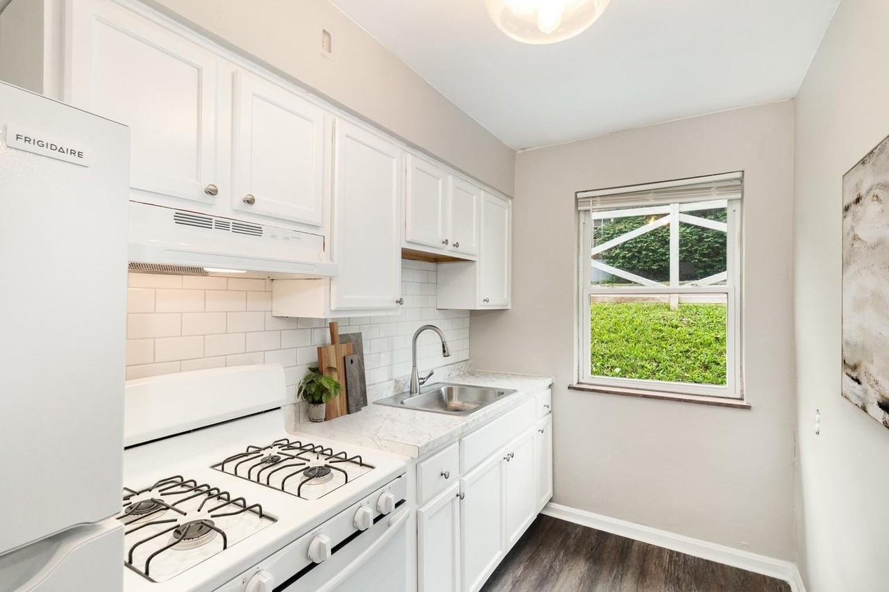 1607 Asmann Ave #8 - Photo 6 of 12