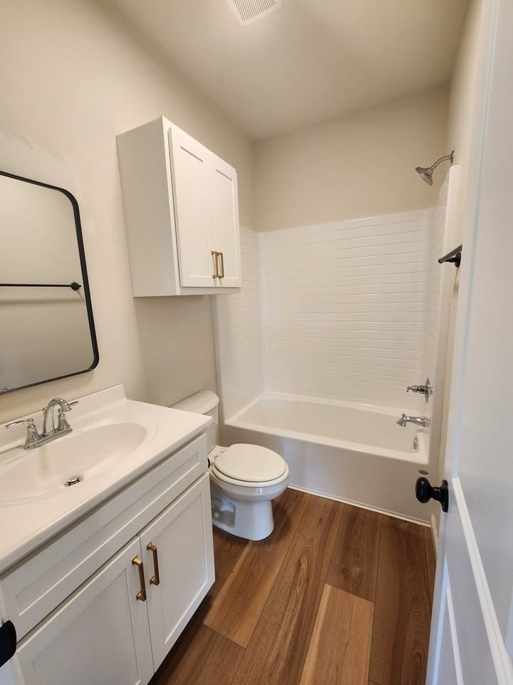 104 S Walnut St - Photo 5 of 8