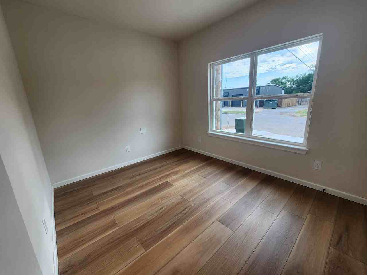 104 S Walnut St - Photo 7 of 8