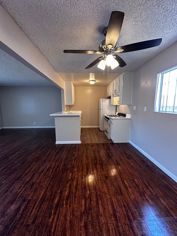 5130 N Glendora Ave #3 - Photo 2 of 8