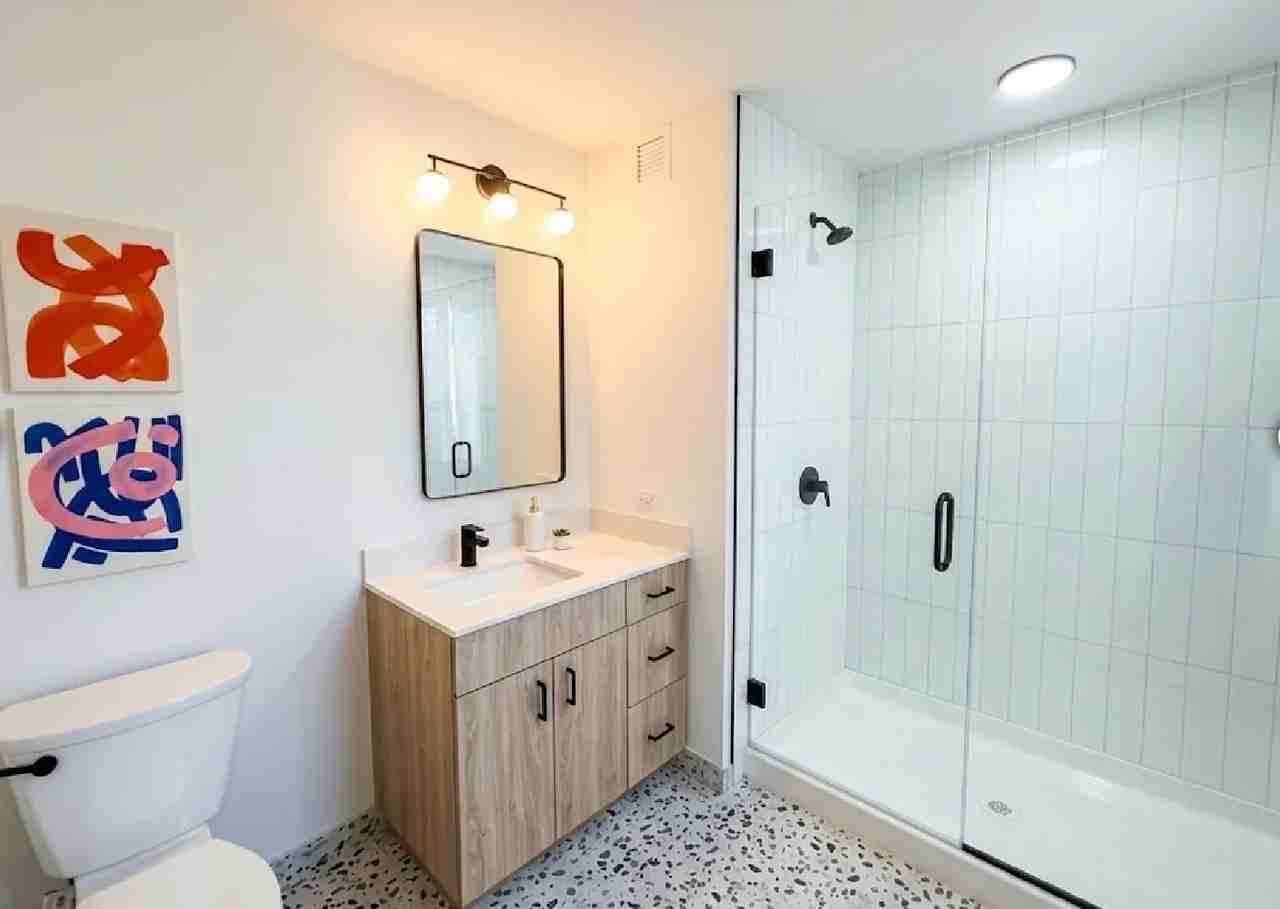1001 W Grand Ave - Photo 6 of 15