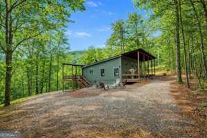 featured image of 642 Crabapple Dr