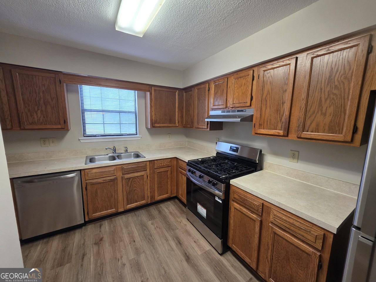 300 Handley Ct - Photo 5 of 15