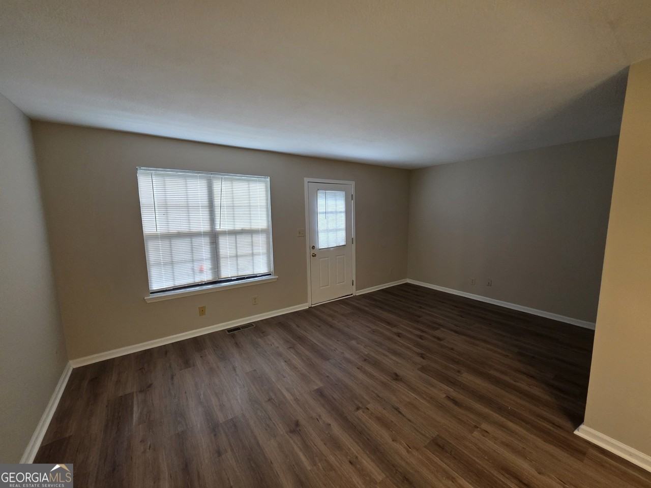300 Handley Ct - Photo 7 of 15