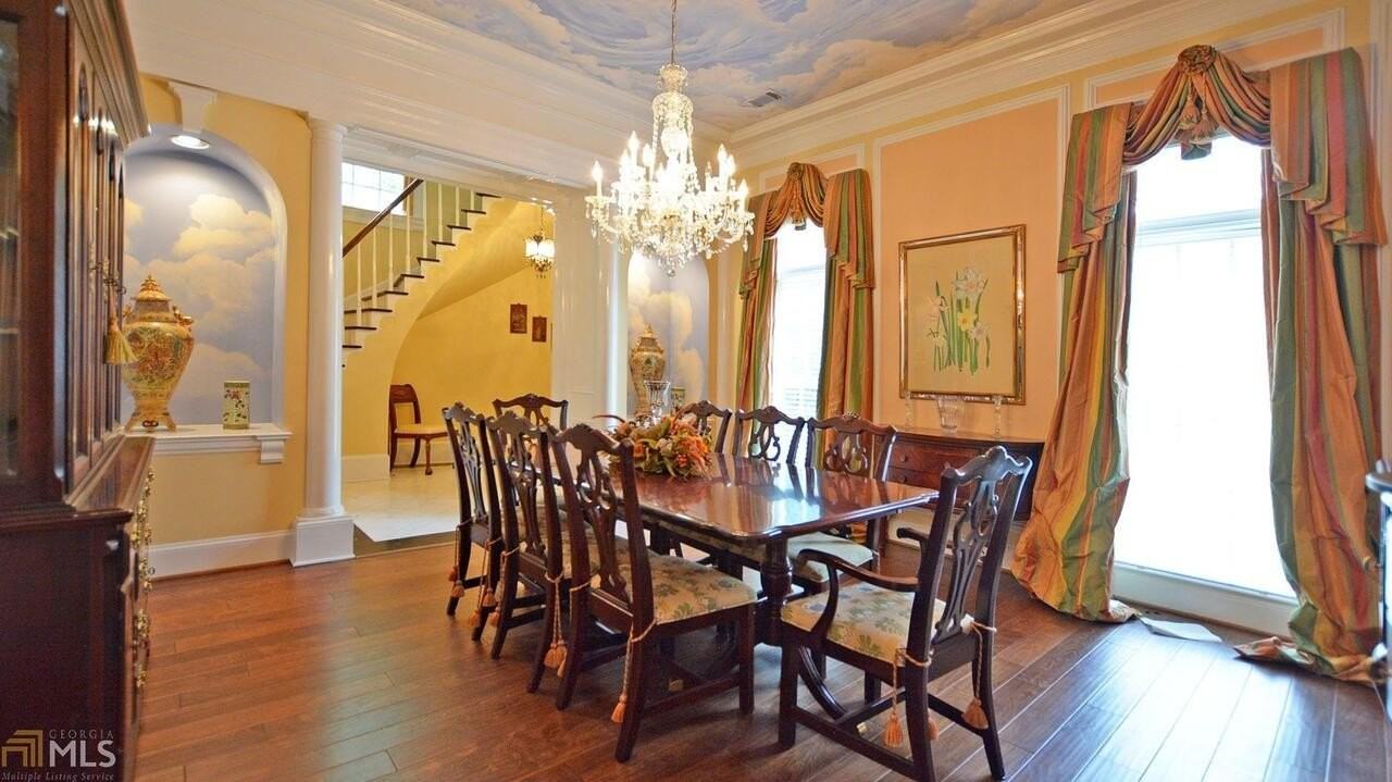 105 St Andrews Sq - Photo 3 of 26