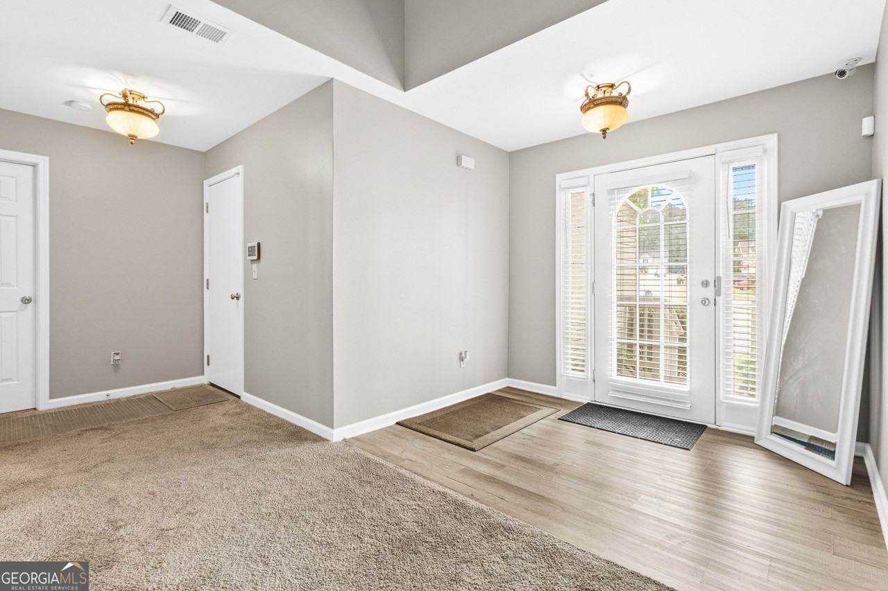 7155 Laurel Creek Dr - Photo 2 of 28