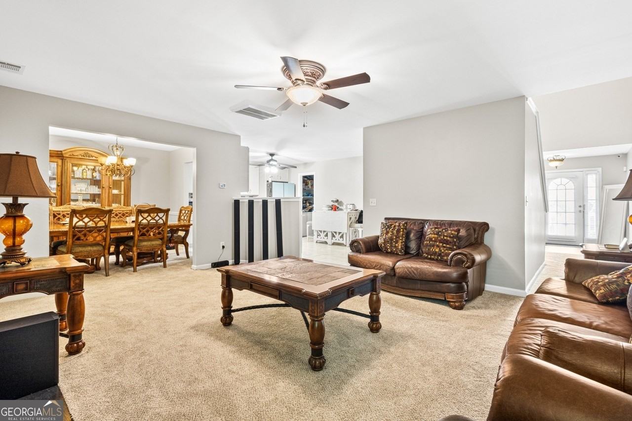 7155 Laurel Creek Dr - Photo 7 of 28