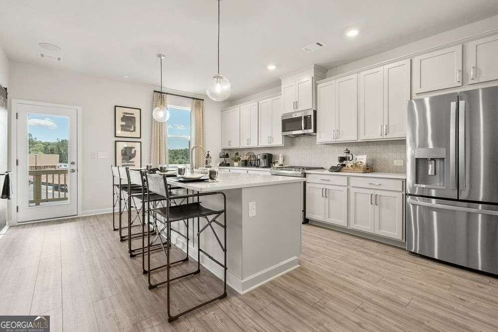 100 Holt Ln - Photo 7 of 31