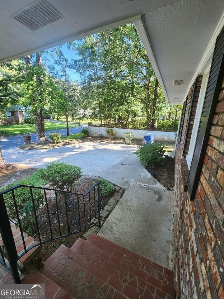 302 Kelso Dr Sw - Photo 6 of 37