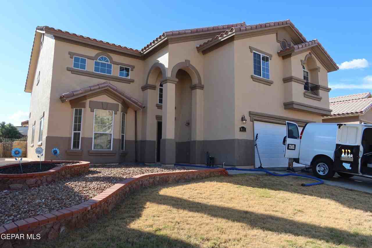 943 Via Descanso Dr - Photo 2 of 19