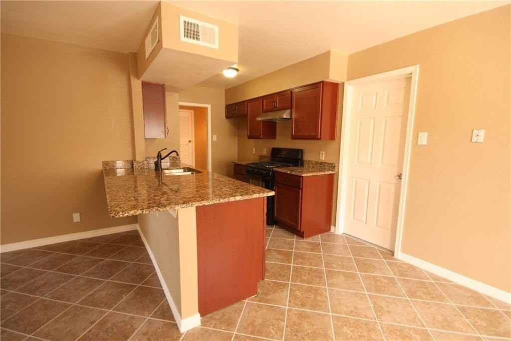 10804 Gloster Ct - Photo 4 of 22