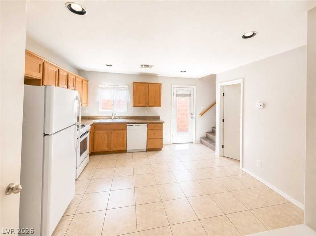 6037 Aripeka St - Photo 4 of 10