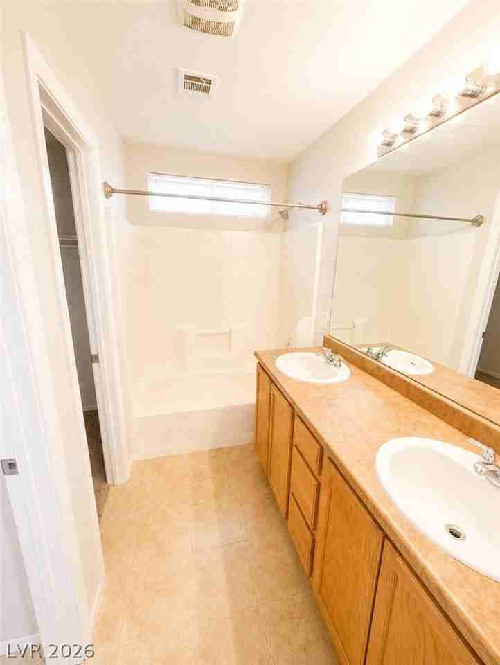 6037 Aripeka St - Photo 6 of 10