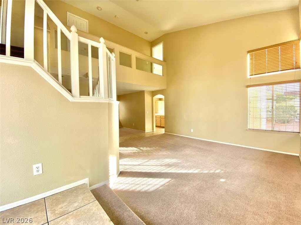 8009 Dover Shores Ave - Photo 6 of 34