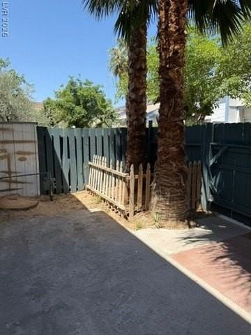 4264 White Sands Ave - Photo 3 of 18