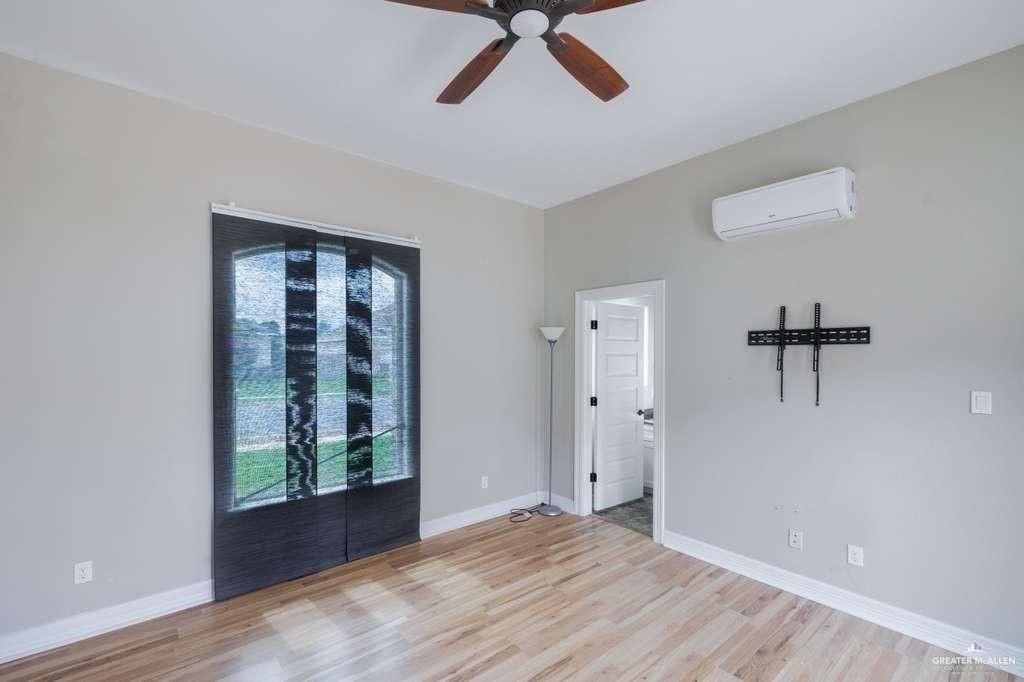 4012 Santa Fe St - Photo 5 of 20