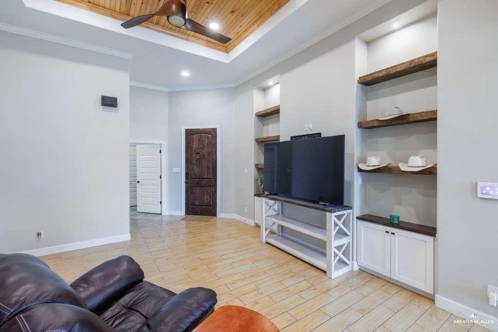 4012 Santa Fe St - Photo 7 of 20