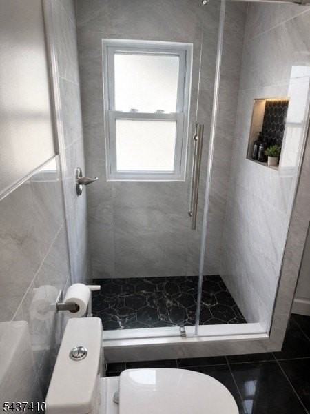 1023 Adams Ave - Photo 3 of 4