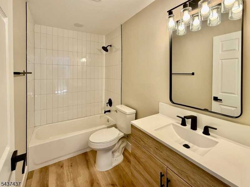 196 Spring St #3 - Photo 5 of 10