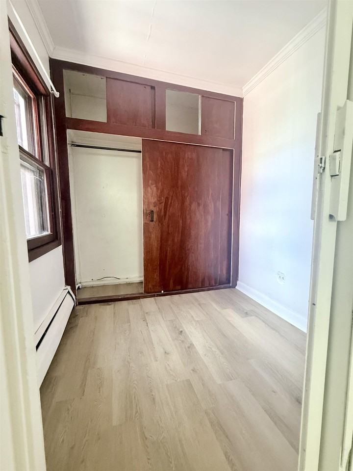 92 Laidlaw Ave #2 - Photo 7 of 15