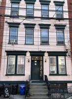featured image of 925 Park Ave #2R