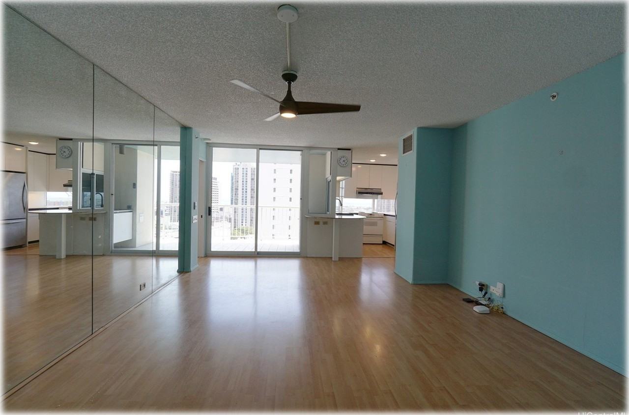 1212 Nuuanu Ave #1705 - Photo 2 of 12
