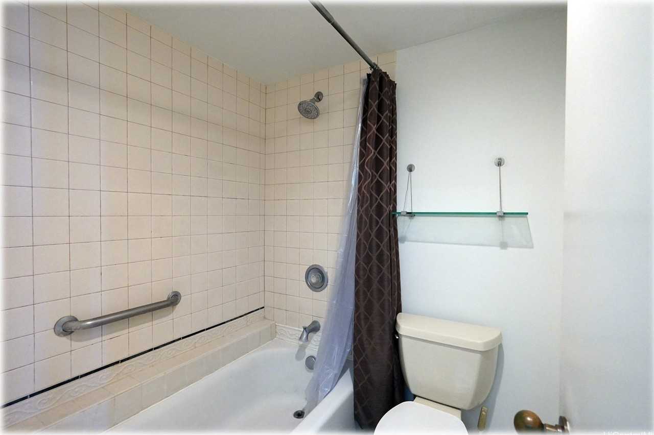 1212 Nuuanu Ave #1705 - Photo 7 of 12