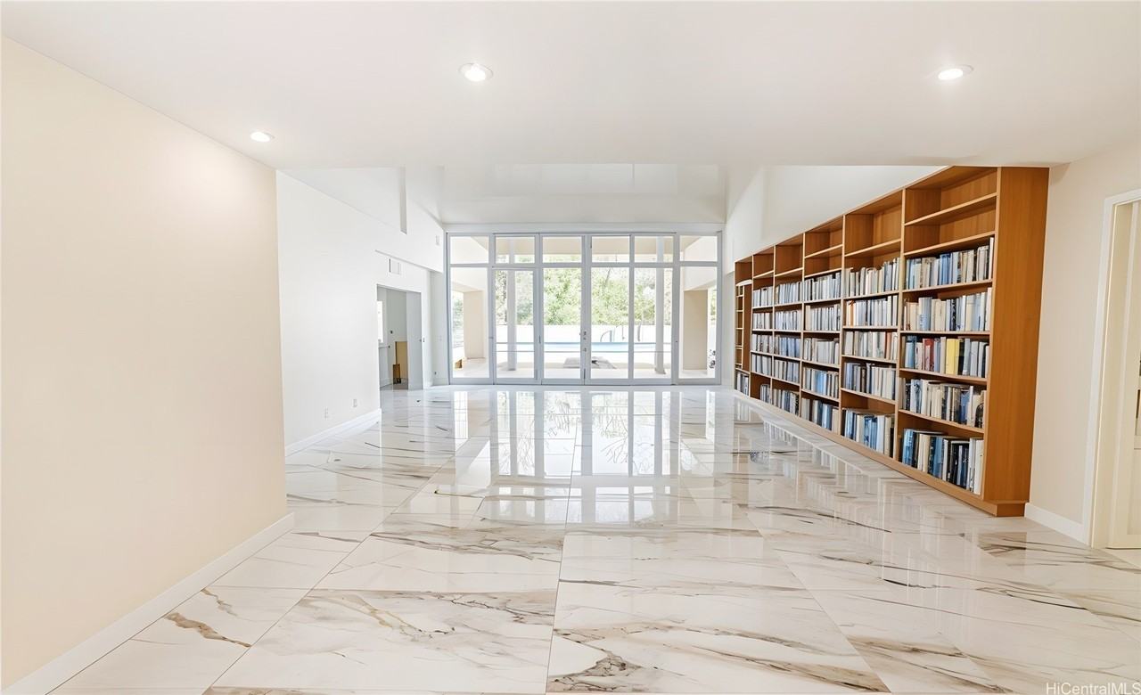 235 Portlock Rd - Photo 4 of 14