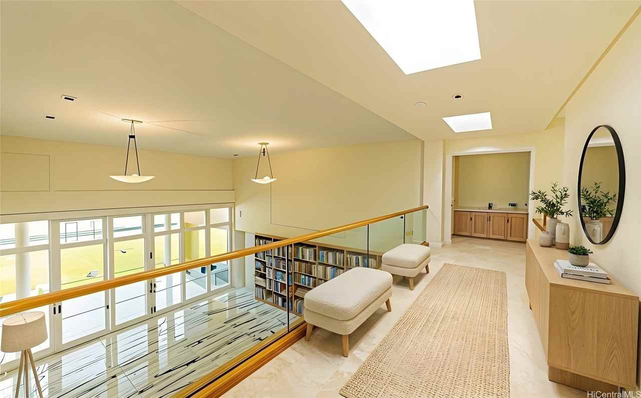 235 Portlock Rd - Photo 6 of 14