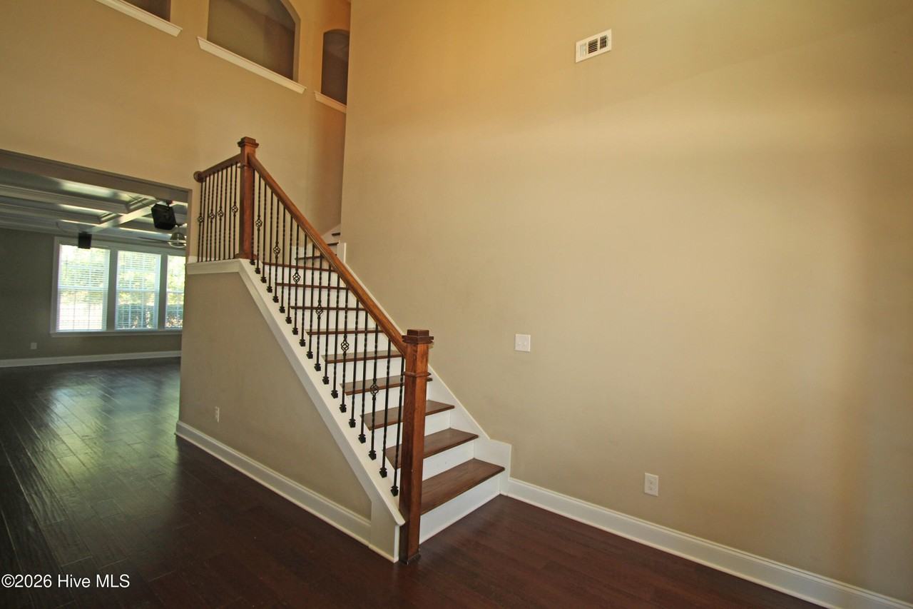 7218 Hoffman Dr - Photo 4 of 22