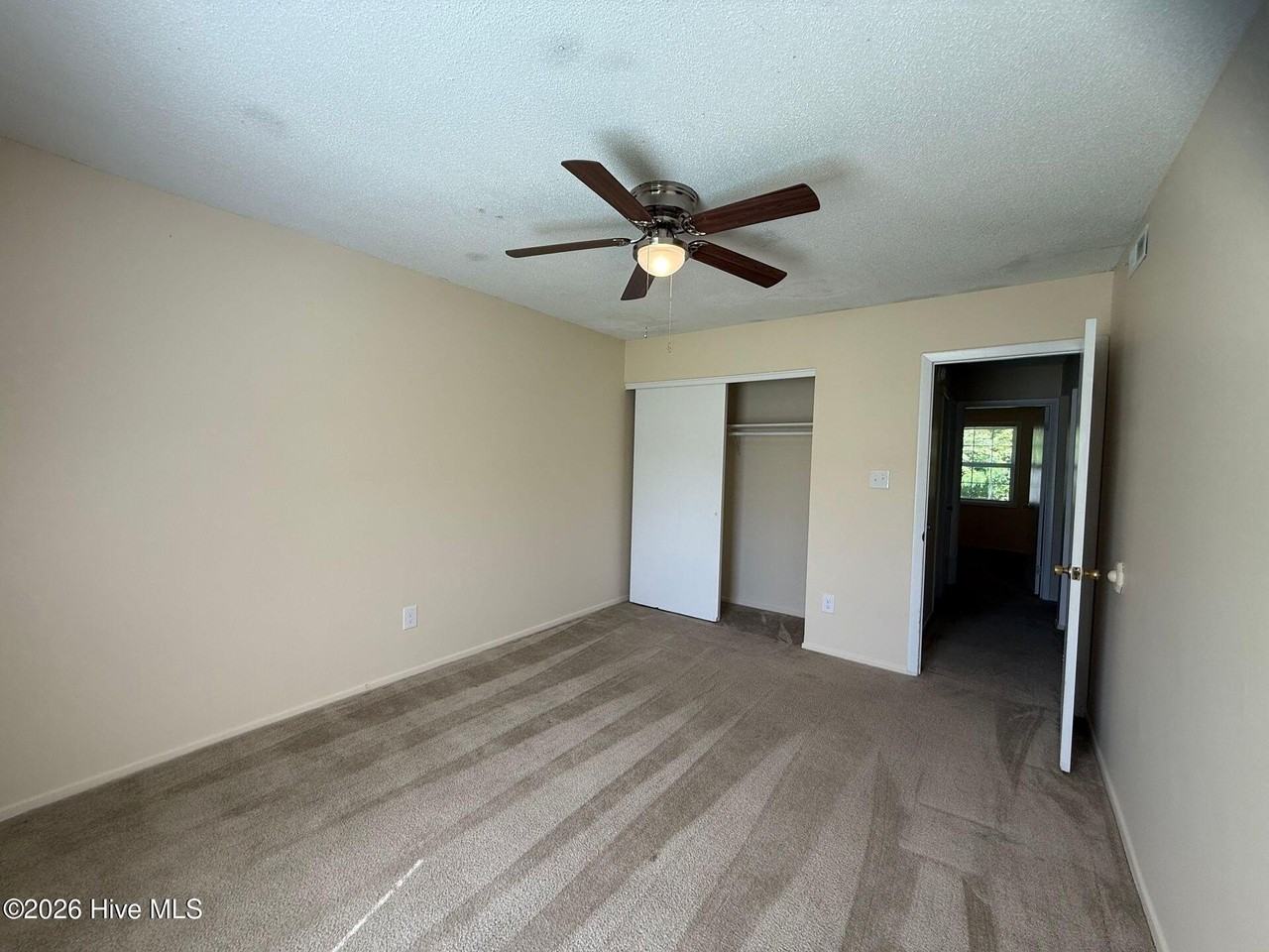 136 Village Ct - Photo 2 of 6