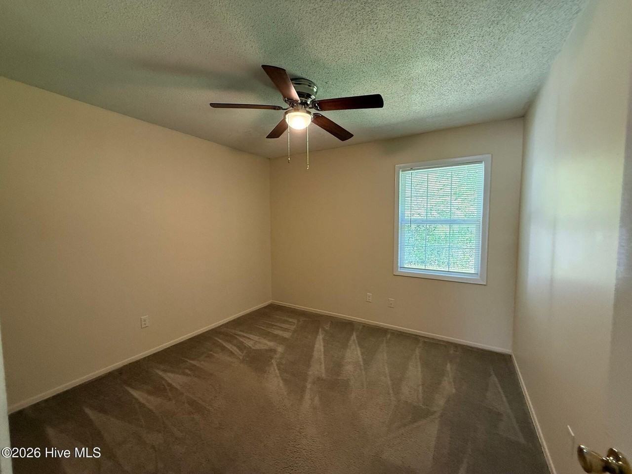 136 Village Ct - Photo 3 of 6