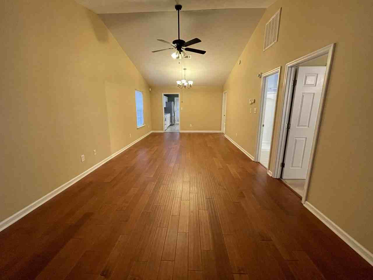 121 Brandimere Dr - Photo 2 of 11