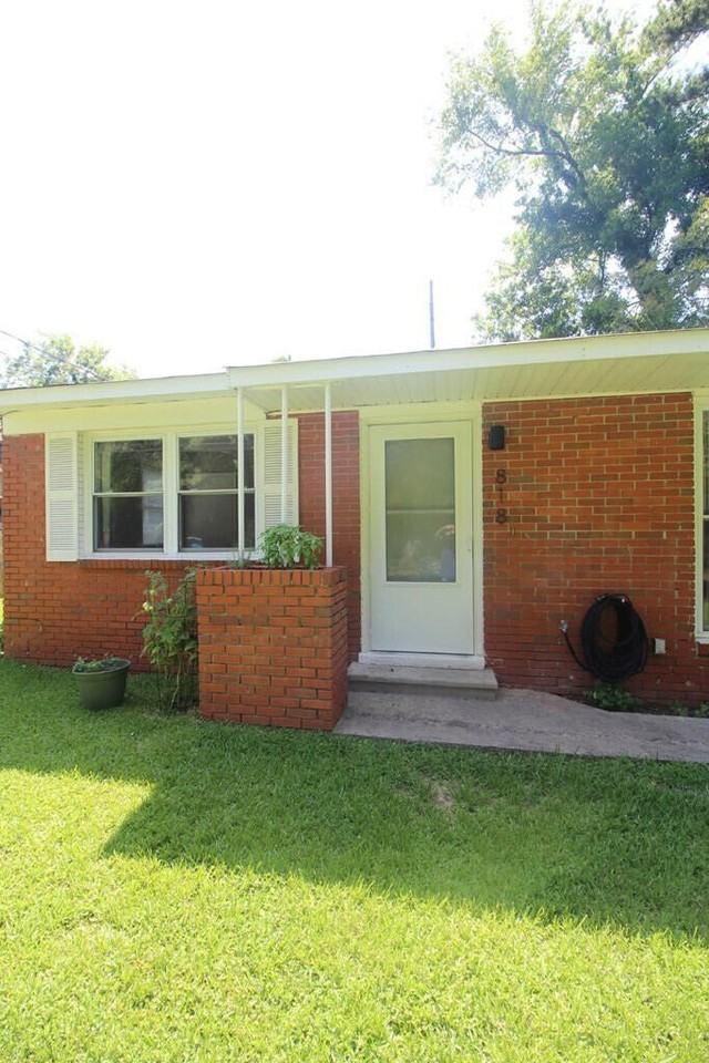 818 Ona Dr - Photo 4 of 34