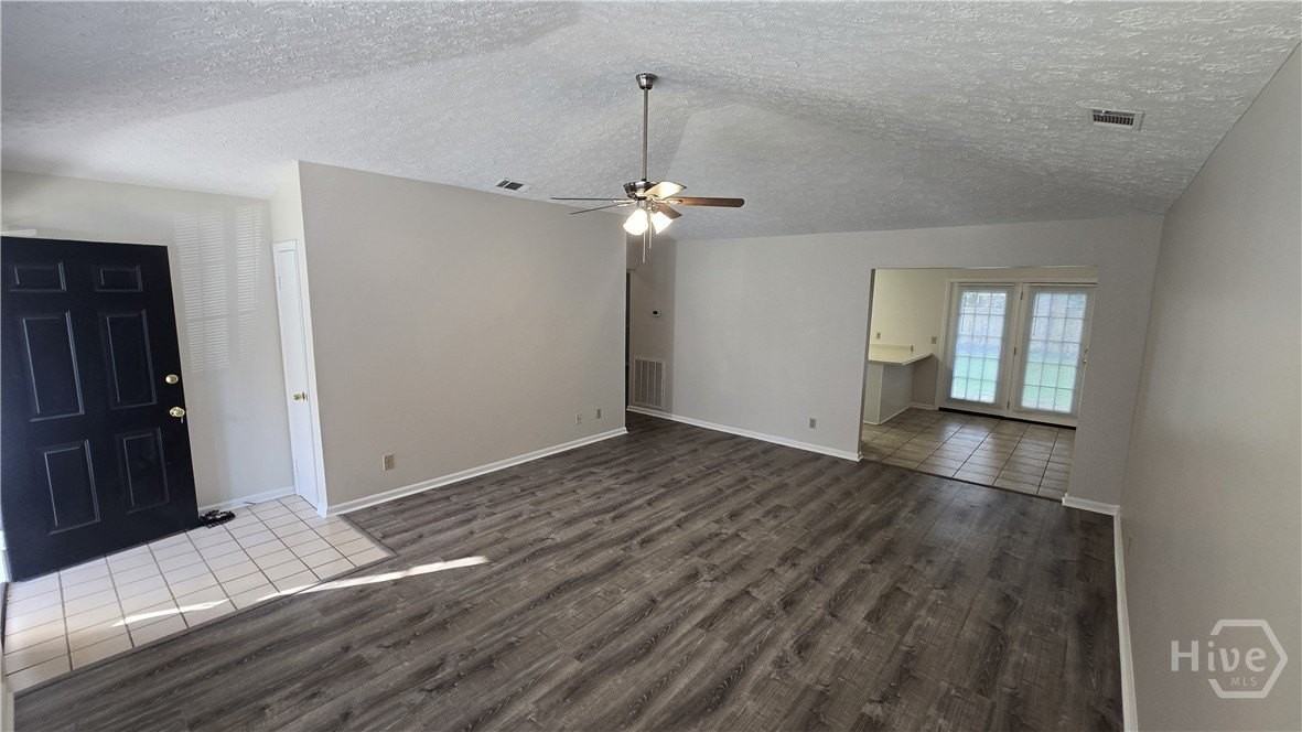 3 Gunpowder Ct - Photo 3 of 21
