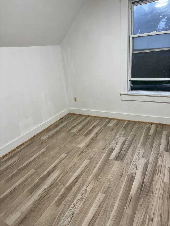270 S Main St #4 - Photo 6 of 9