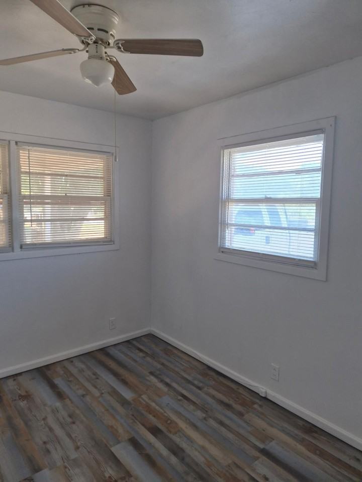 2304 62nd St #A - Photo 2 of 10