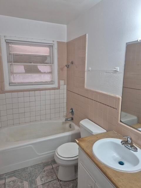 2304 62nd St #A - Photo 4 of 10