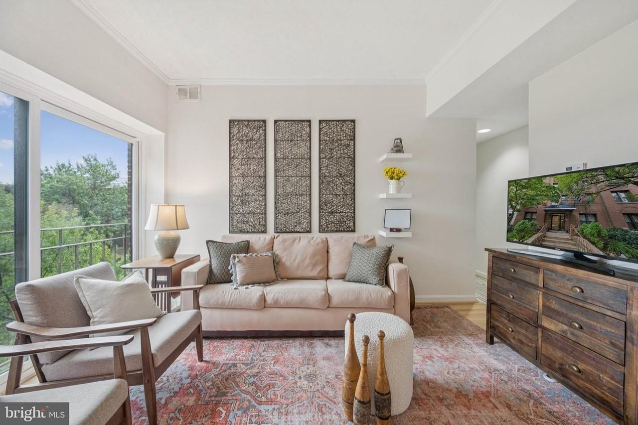 1812 Vernon St Nw - Photo 6 of 26