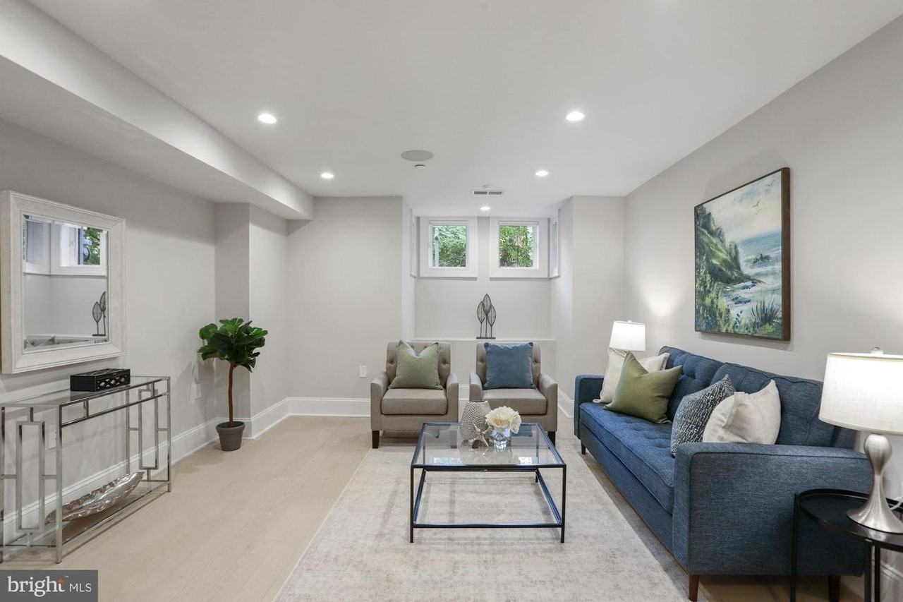 1310 Vermont Ave Nw - Photo 2 of 15