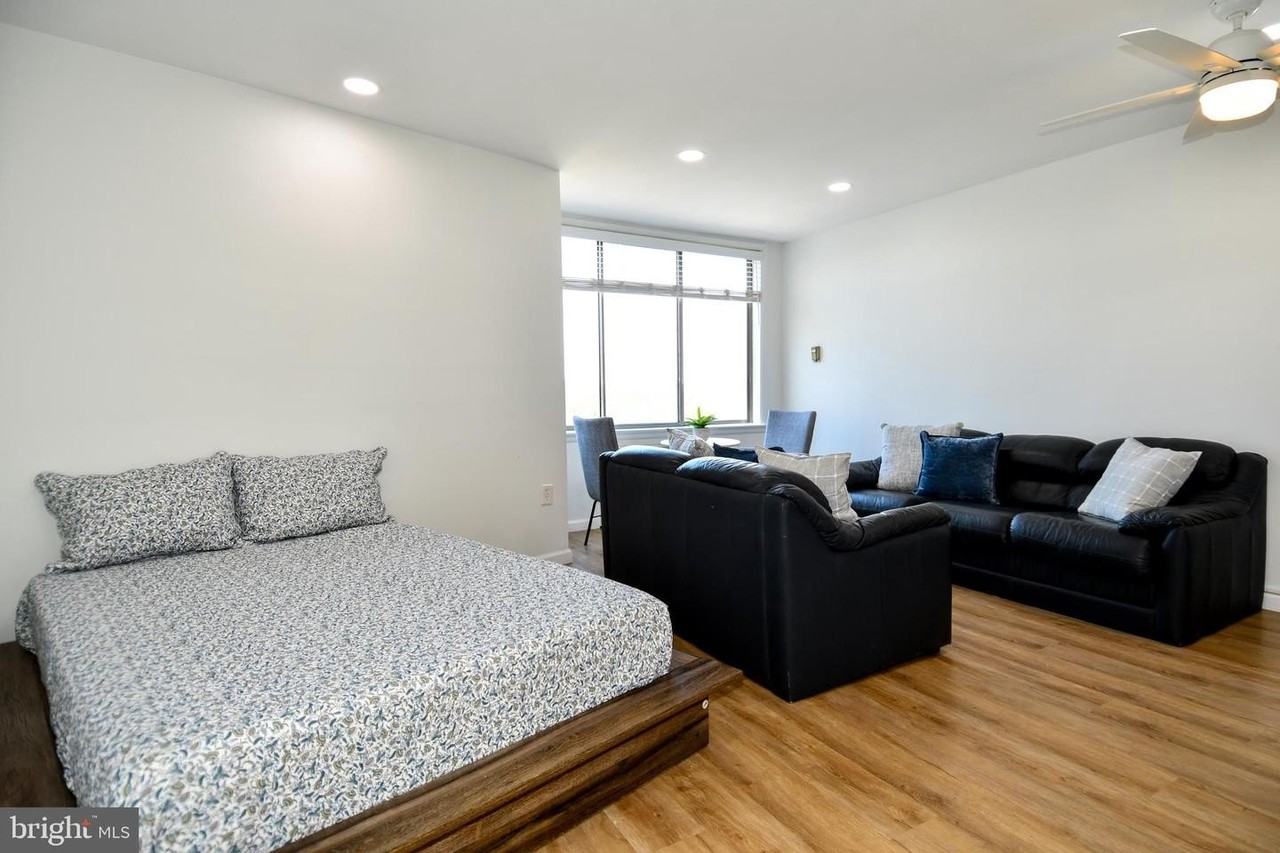 10201 Grosvenor Pl - Photo 5 of 29